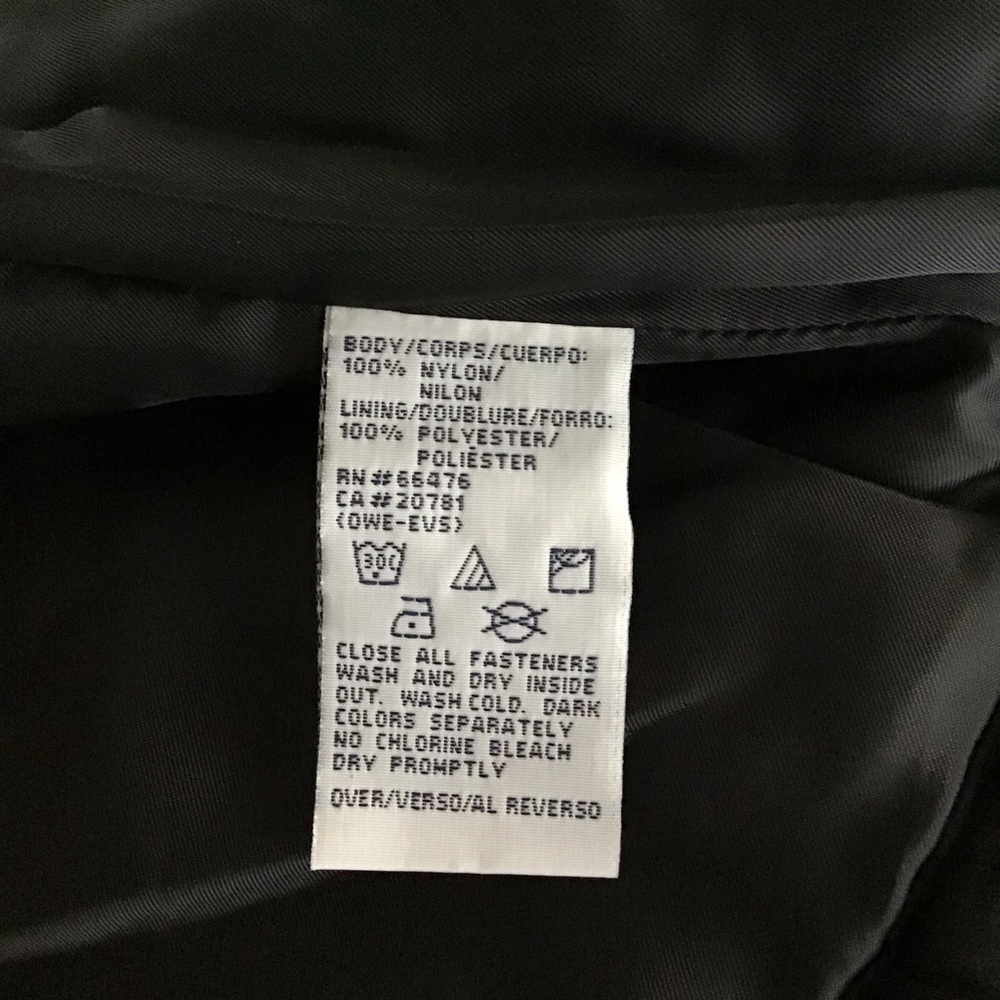 Vintage Tommy Hilfiger Quilted Vest Jacket MEDIUM Black Nylon Sleeveless TH Logo - Picture 12 of 16